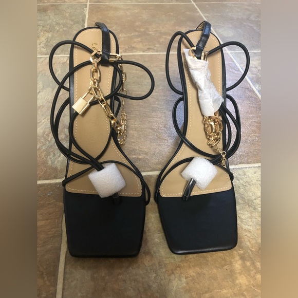 CUTE AND SEXY STRAPPY HEELS BY LEMONADE COLOR: BLACK SIZE: 8.5 - Picture 3 of 6